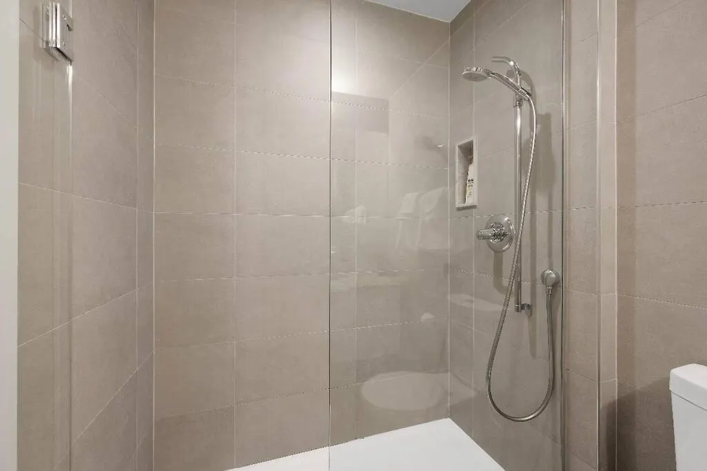Deluxe Cn Tower View Freeparking Primedt Location F1 Apartment Toronto